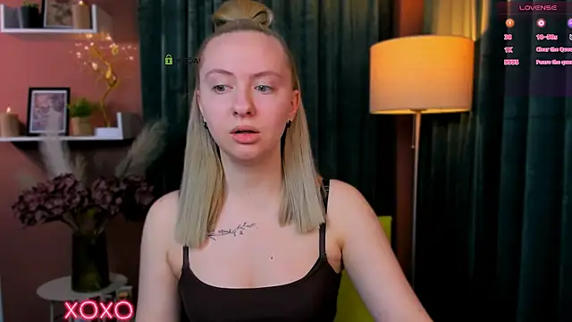 mila glow1 online show from 04/14/26, 06:46