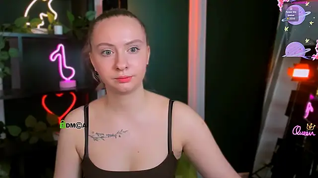 mila glow1 online show from 04/05/26, 06:36