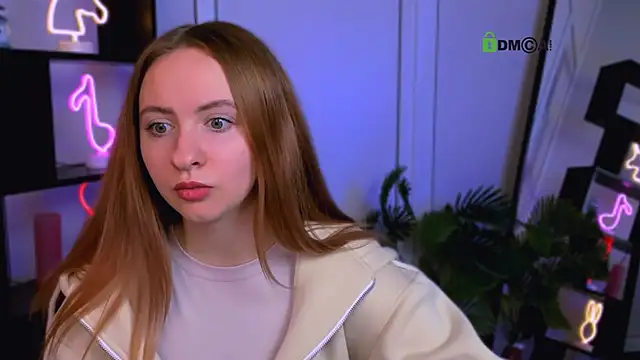 mila glow1 online show from 09/28/25, 08:43