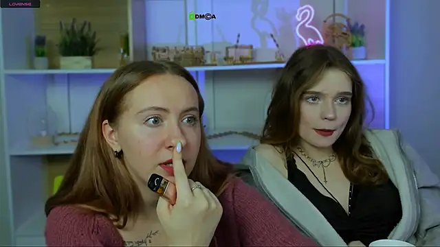 mila glow1 online show from 09/19/25, 07:51