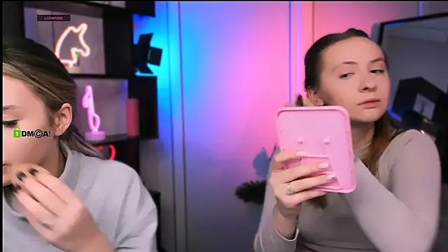 mila glow1 online show from 12/04/25, 07:57