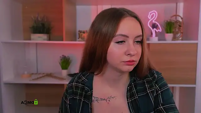 mila glow1 online show from 10/12/25, 08:48