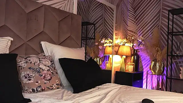 EvaRhea online show from 03/25/26, 04:12