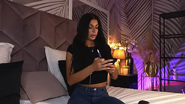 EvaRhea online show from 04/05/26, 03:02