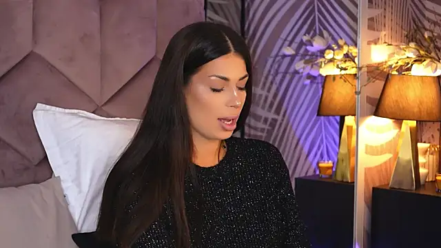 Snapshot of EvaRhea chatting on 11/12/25, 03:54 EvaRhea online show from 11/12/25, 03:54