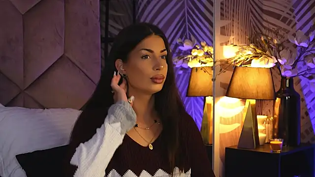 Snapshot of EvaRhea chatting on 11/04/25, 03:54 EvaRhea online show from 11/04/25, 03:54