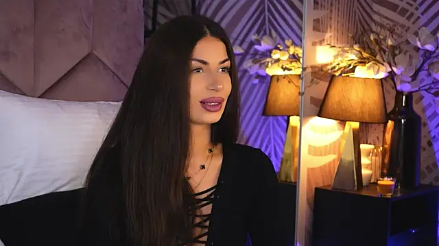 Snapshot of EvaRhea chatting on 11/03/25, 03:56 EvaRhea online show from 11/03/25, 03:56