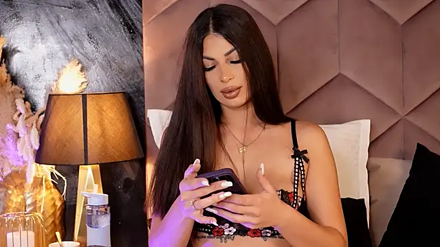 Snapshot of EvaRhea chatting on 09/30/25, 03:01 EvaRhea online show from 09/30/25, 03:01