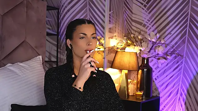 Snapshot of EvaRhea chatting on 12/04/25, 04:00 EvaRhea online show from 12/04/25, 04:00