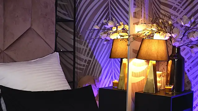 Snapshot of EvaRhea chatting on 11/21/25, 04:00 EvaRhea online show from 11/21/25, 04:00