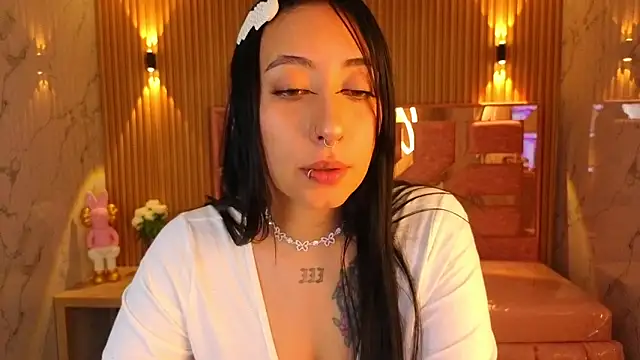 Snapshot of m_eris_s chatting on 10/15/25, 01:41 m eris s online show from 10/15/25, 01:41
