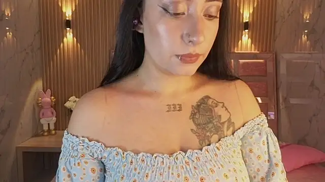 Snapshot of m_eris_s chatting on 12/17/25, 01:16 m eris s online show from 12/17/25, 01:16