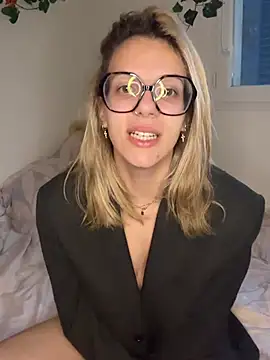 Snapshot of DouceAngela69 chatting on 03/03/26, 05:53 DouceAngela69 online show from 03/03/26, 05:53