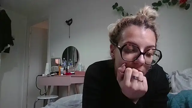 Snapshot of DouceAngela69 chatting on 02/10/26, 02:16 DouceAngela69 online show from 02/10/26, 02:16