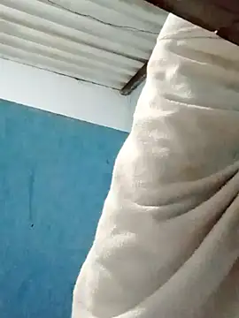 Snapshot of Srsexy18cm chatting on 10/28/25, 11:53 Srsexy18cm online show from 10/28/25, 11:53