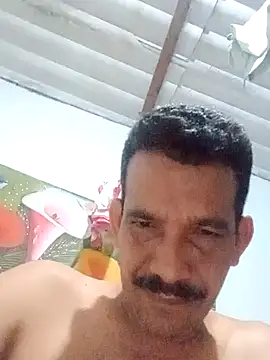 Snapshot of Srsexy18cm chatting on 12/14/25, 08:31 Srsexy18cm online show from 12/14/25, 08:31