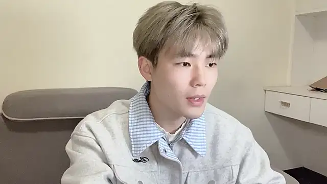 xiaoyang5200 online show from 01/17/26, 02:31