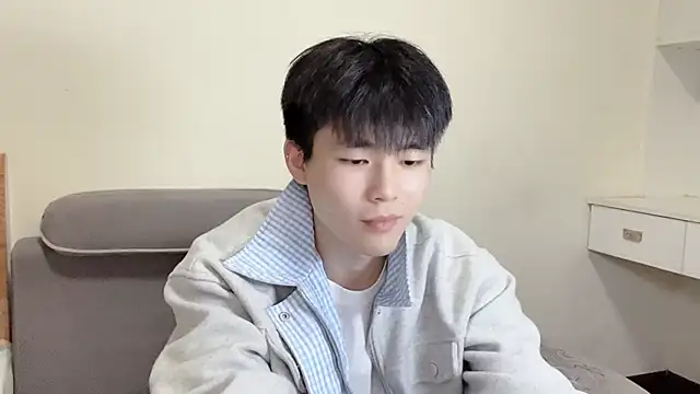 xiaoyang5200 online show from 12/04/25, 02:49