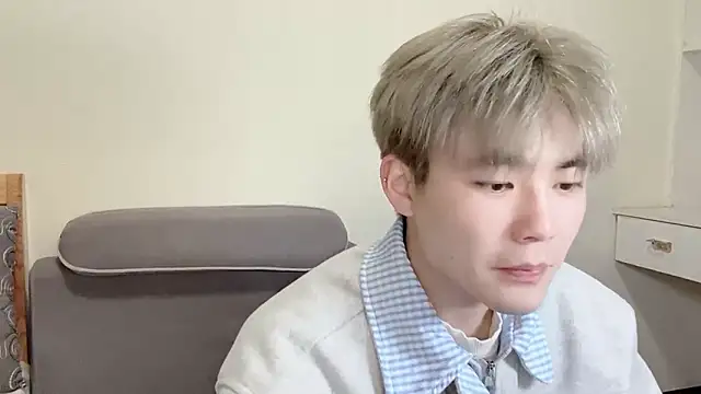 xiaoyang5200 online show from 01/18/26, 03:37