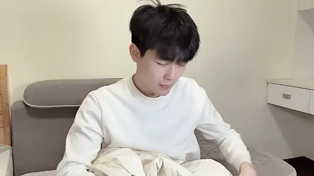 xiaoyang5200 online show from 12/16/25, 03:38