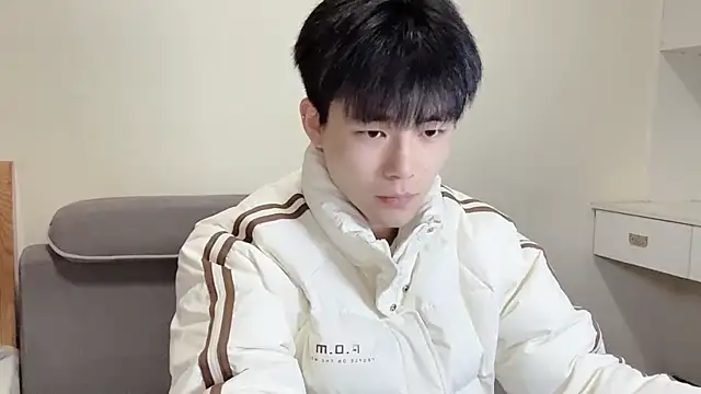 xiaoyang5200 online show from 12/15/25, 02:34