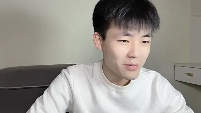 xiaoyang5200 online show from 10/28/25, 02:49