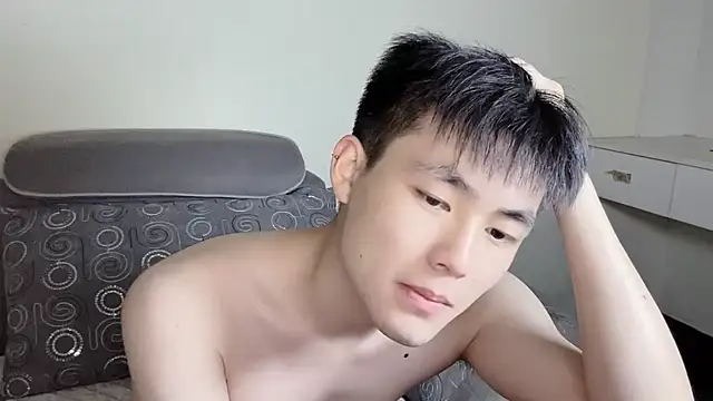 Snapshot of xiaoyang5200 chatting on 10/20/25, 01:33 xiaoyang5200 online show from 10/20/25, 01:33