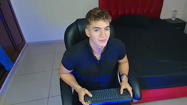 paull george online show from 10/31/25, 02:57