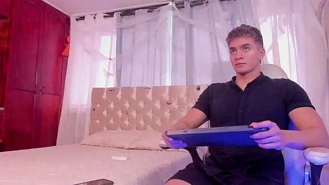 paull george online show from 10/22/25, 03:11