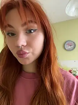 Snapshot of LunaMillie chatting on 05/15/26, 10:13 LunaMillie online show from 05/15/26, 10:13