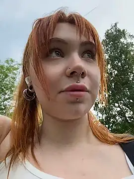 Snapshot of LunaMillie chatting on 05/24/26, 12:05 LunaMillie online show from 05/24/26, 12:05