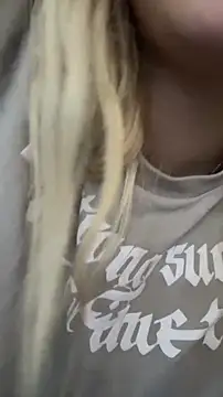 Snapshot of LunaMillie chatting on 12/18/25, 10:30 LunaMillie online show from 12/18/25, 10:30