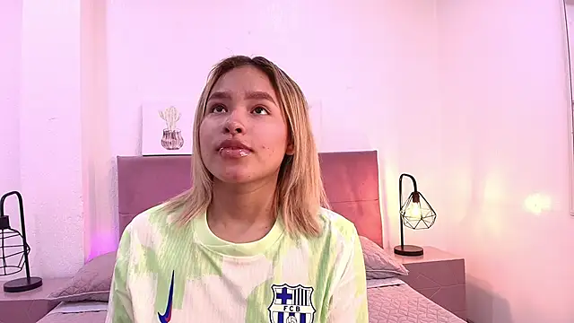CamiilaGlow online show from 09/19/25, 02:32