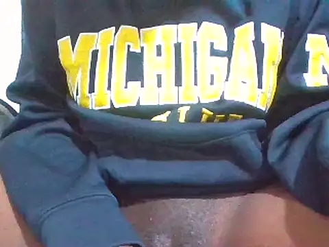 chocolatebarbiee online show from 12/20/25, 08:06