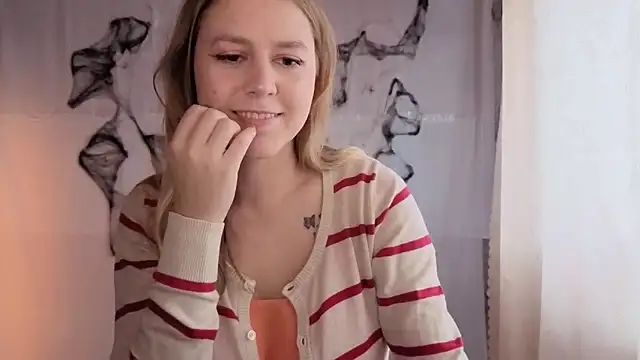 Snapshot of ShyMistery chatting on 11/01/25, 11:15 ShyMistery online show from 11/01/25, 11:15