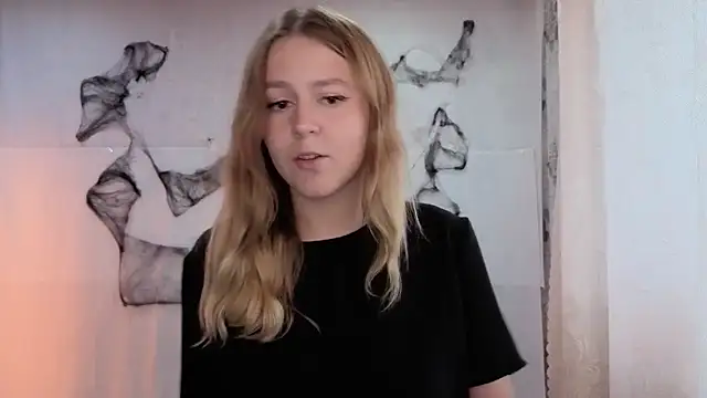 Snapshot of ShyMistery chatting on 11/03/25, 11:47 ShyMistery online show from 11/03/25, 11:47