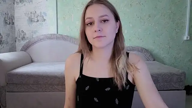 Snapshot of ShyMistery chatting on 10/13/25, 11:01 ShyMistery online show from 10/13/25, 11:01