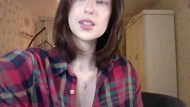 RuxaShade online show from 12/18/25, 12:42