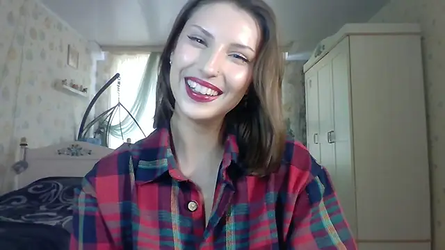 Snapshot of RuxaShade chatting on 10/06/25, 11:11 RuxaShade online show from 10/06/25, 11:11