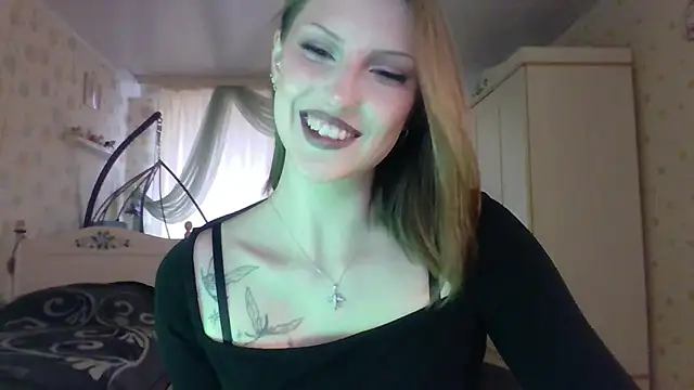 RuxaShade online show from 10/29/25, 11:09