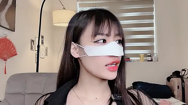 Snapshot of MaiLiiil chatting on 10/01/25, 03:11 MaiLiiil online show from 10/01/25, 03:11