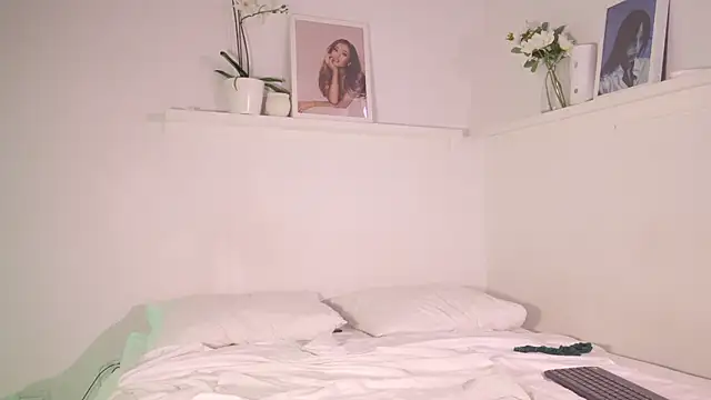 sweettener  online show from 10/20/25, 12:17