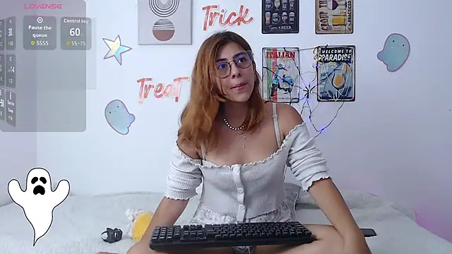 Laramucci online show from 10/11/25, 03:57