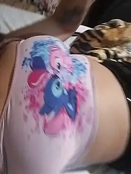 lauramartins7 online show from 12/17/25, 04:06