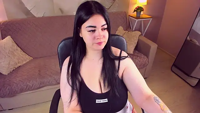 Snapshot of SandraEleson chatting on 11/27/25, 03:18 SandraEleson online show from 11/27/25, 03:18