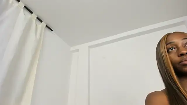 Ebony danik online show from 10/10/25, 11:38
