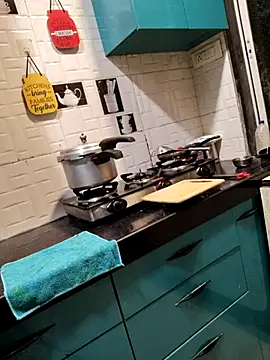 SIZZLER 1100 online show from 10/13/25, 05:36