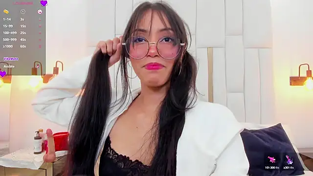 miyu lu online show from 10/14/25, 04:40