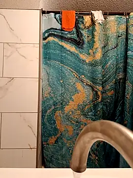 Snapshot of Dropdingo chatting on 11/20/25, 02:29 Dropdingo online show from 11/20/25, 02:29