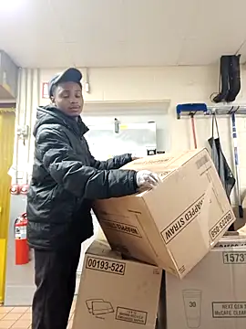 Snapshot of Dropdingo chatting on 11/11/25, 01:39 Dropdingo online show from 11/11/25, 01:39